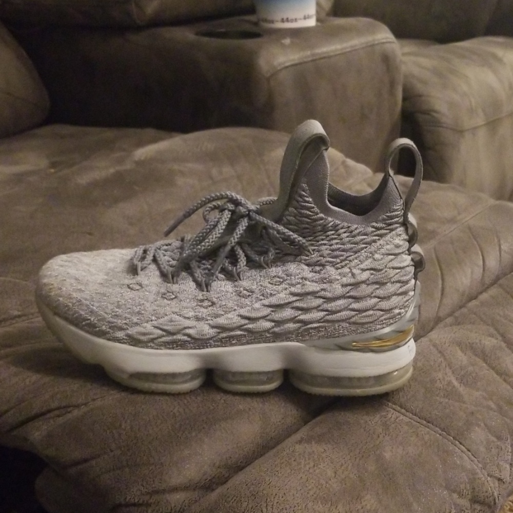 Lebron 15's